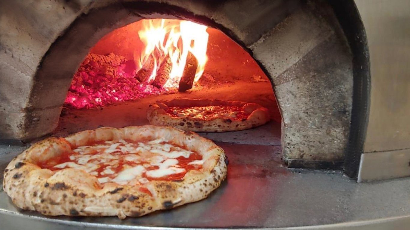 081 Pizzeria - Forno